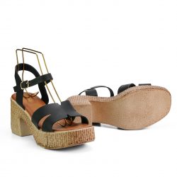 Elevé Noir platform heel sandals